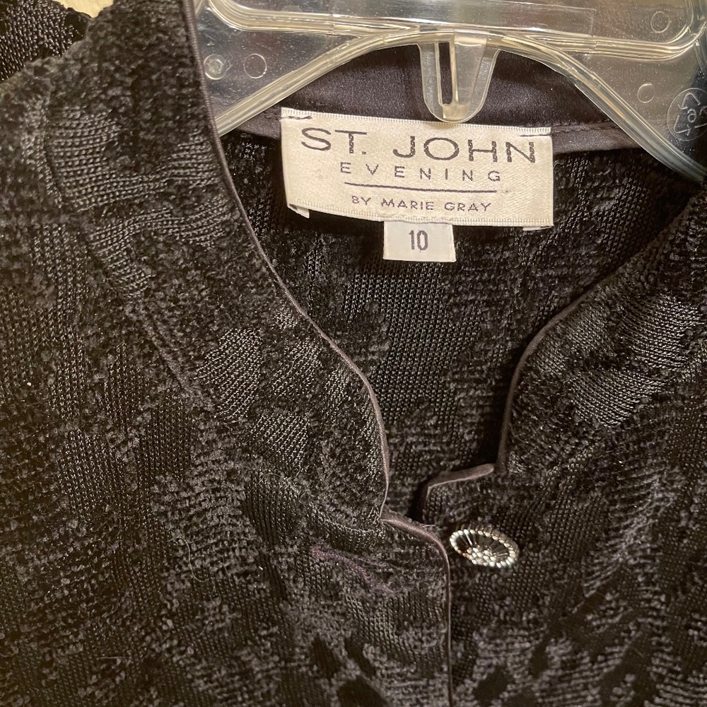 St. John evening suit size 10
